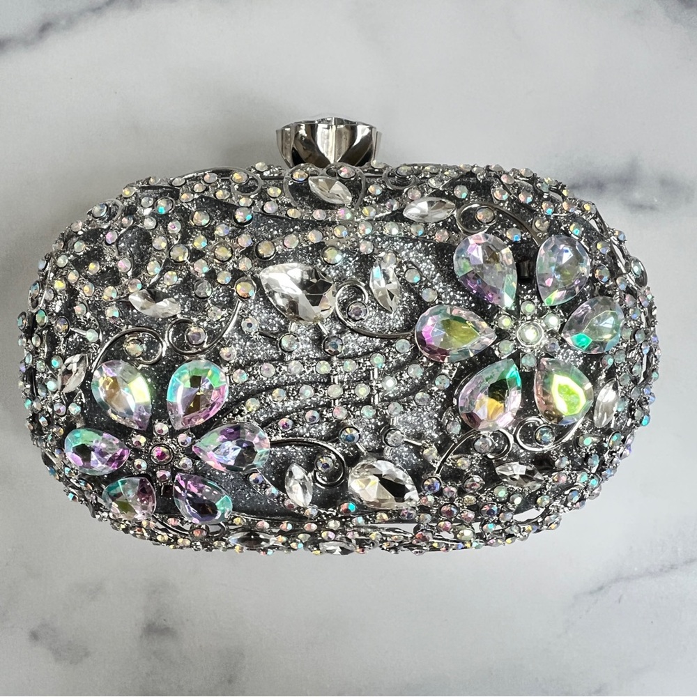 NWT Elegant Silver Crystal Flora Jeweled Clutch